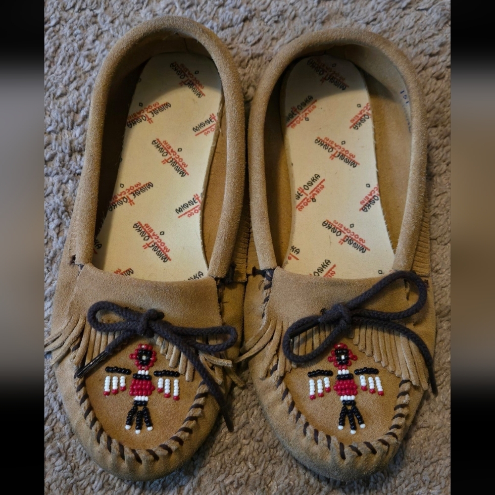 Minnetonka Moccasins Size 8.5